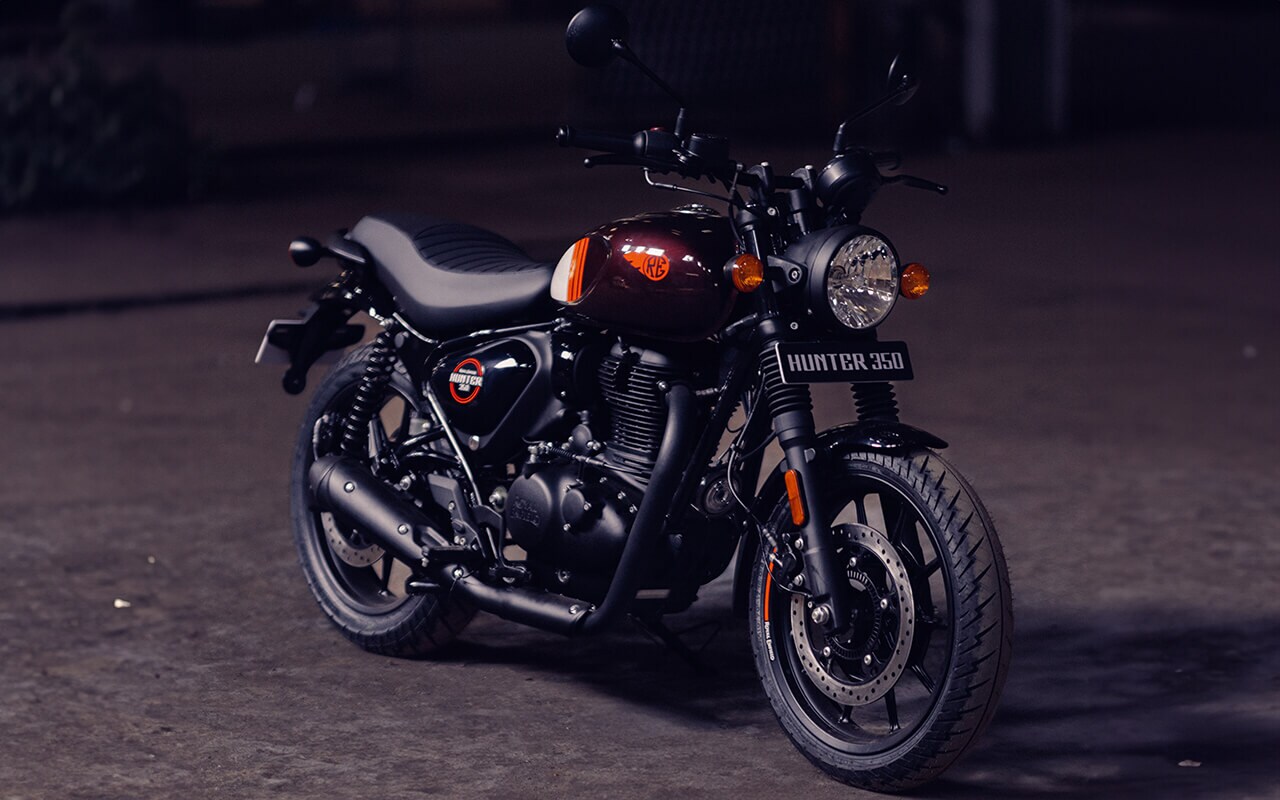 Royal Enfield Hunter 350 base variant has a spoke wheels.