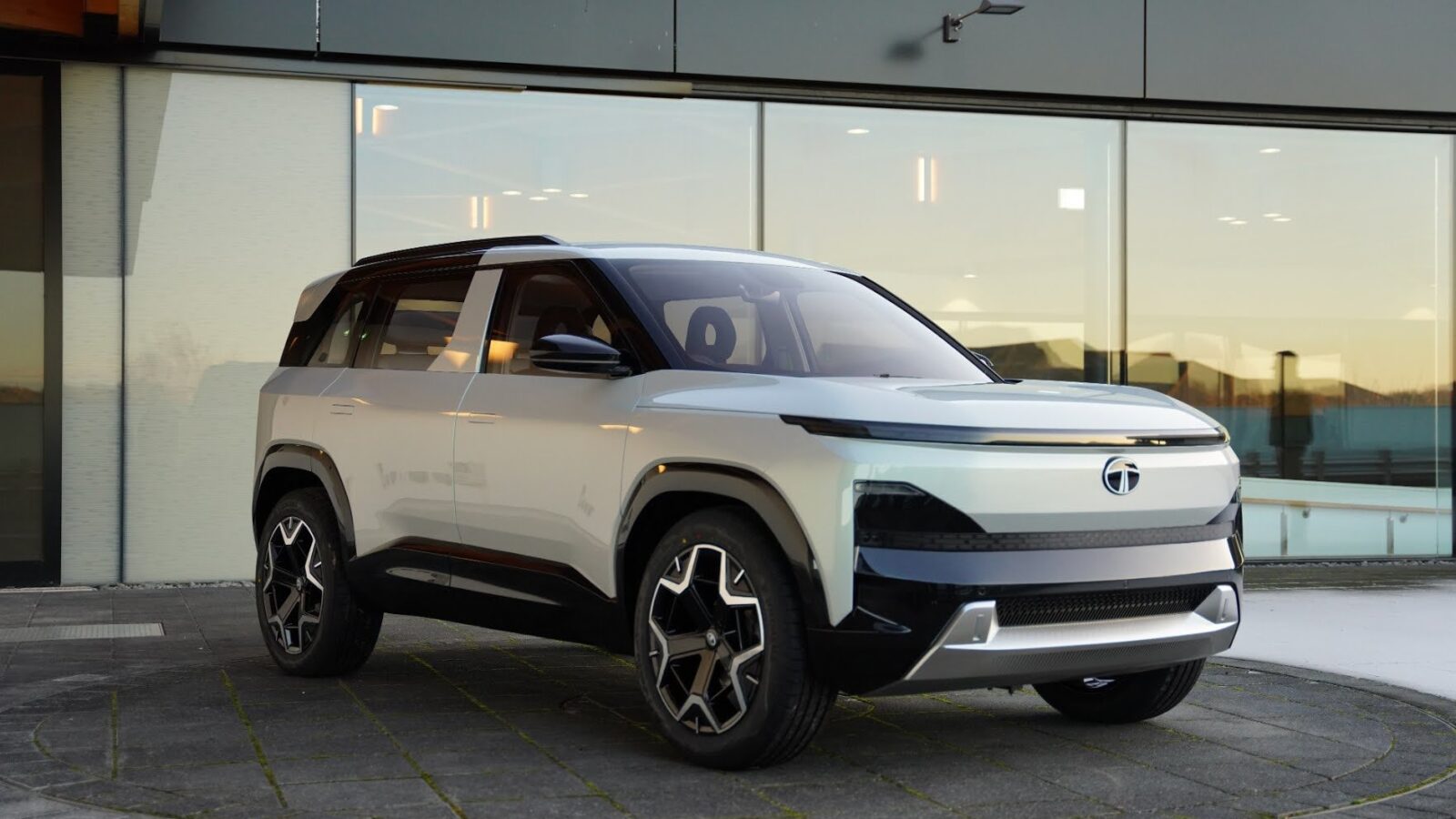 Tata Motors will soon introduce its all new TATA Sierra
