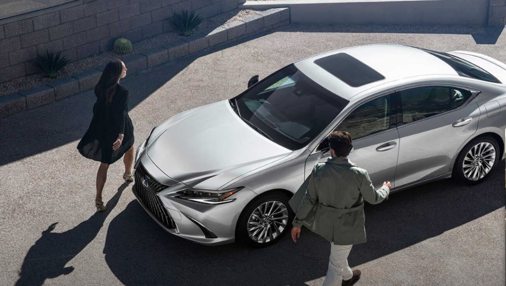Lexus ES may get major update