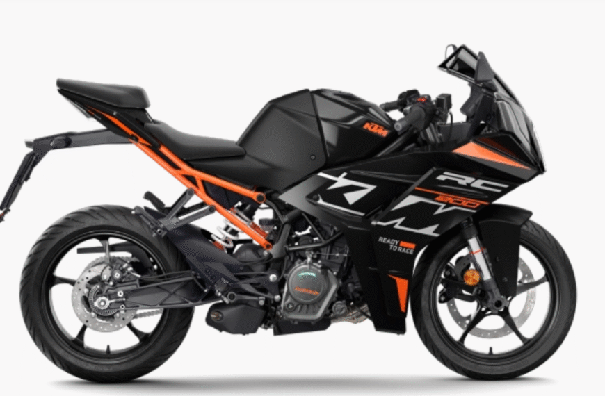 2025 KTM RC 200 to Get a TFT Display