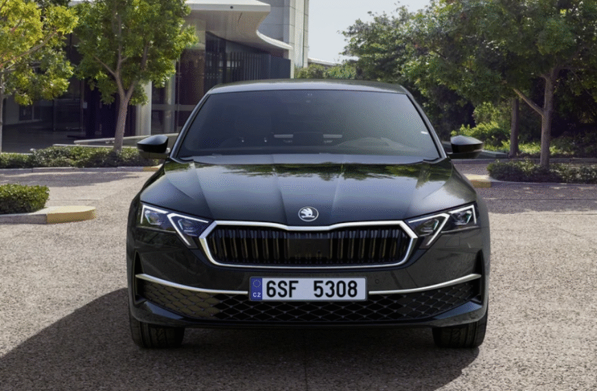Skoda Octavia RS Set to Make a Power-Packed Comeback in India in 2025!