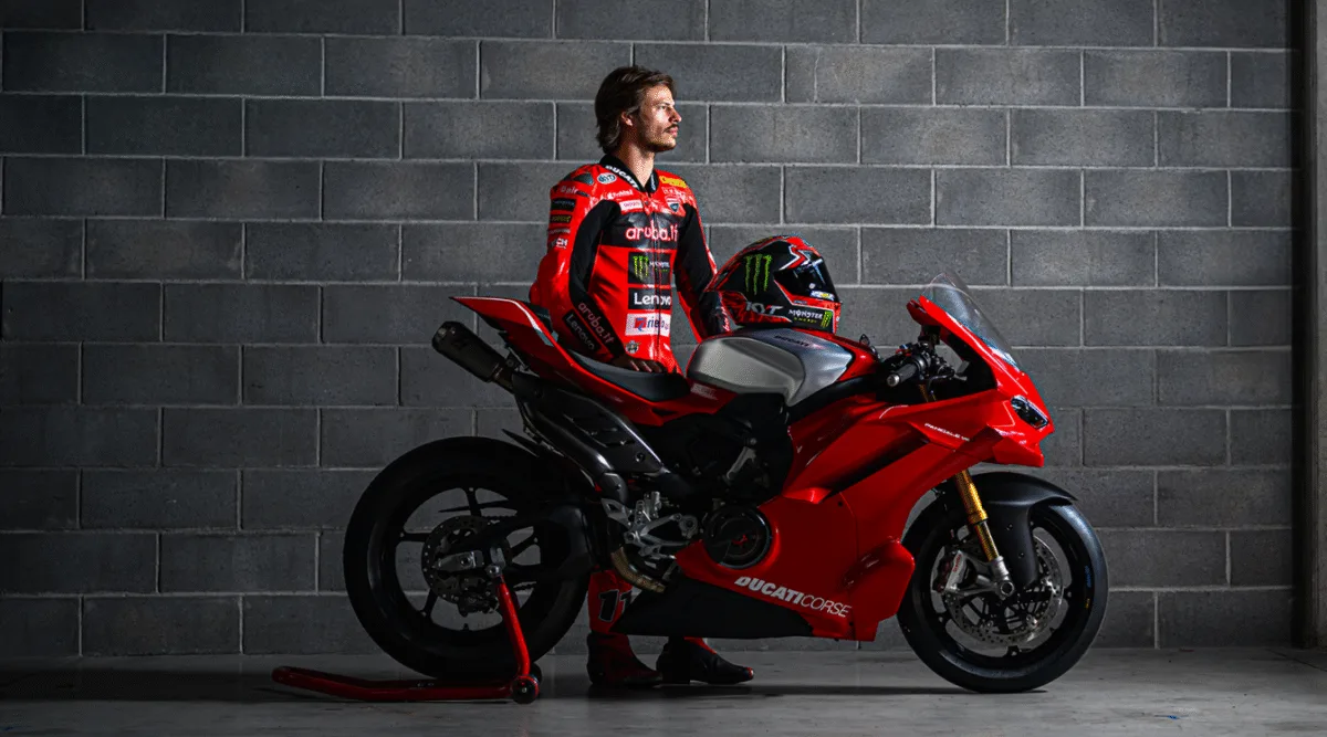 2026 Ducati Panigale V4 R comes with a brushed aluminium fuel tank that makes it look different from the V4 S.