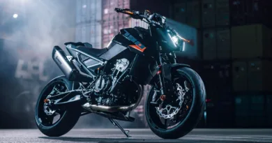 KTM has unveiled the updated 2027 KTM 790, bringing a host of upgrades aimed at improving performance, rider comfort, and technology.