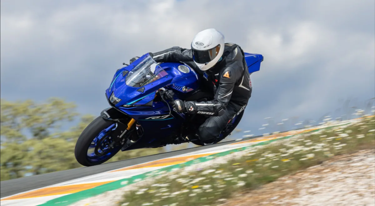 Yamaha is likely to equip the R2 with several premium features to justify its positioning above the R15.