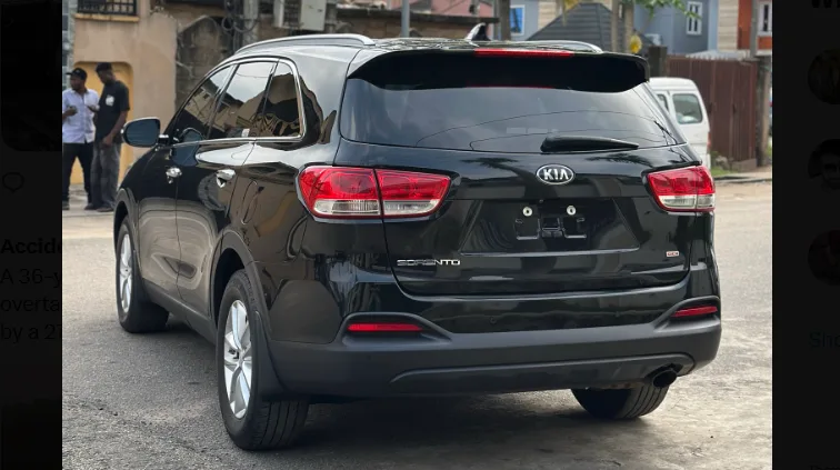2026 Kia Sorento Hybrid is expected to be priced at around Rs 45 lakh (ex-showroom).