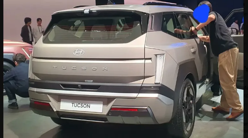 The 2027 Hyundai Tucson XRT gets unique bumpers, skid plates, black body cladding and special wheels.