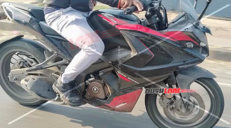 New Bajaj Pulsar RS200 Spied With USD Forks and TFT Display