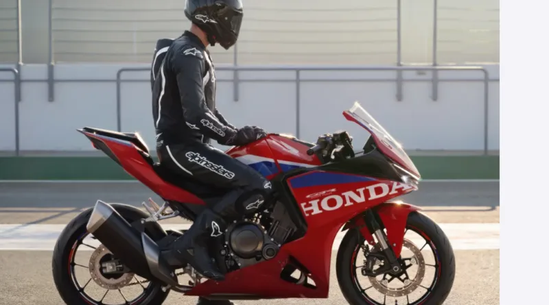Honda CBR500R Four Debuts With 72hp Engine and E-Clutch