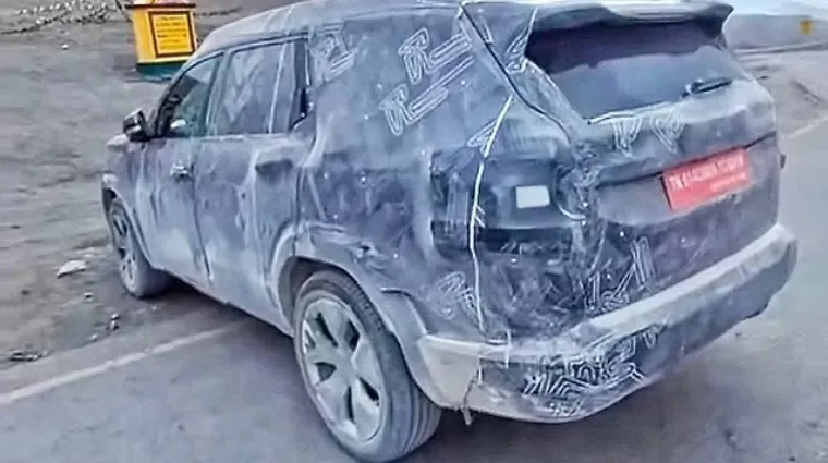 Renault has not released the safety specification for the three-row SUV.